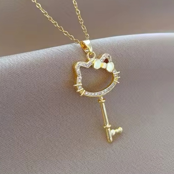 18K Gold Hello Kitty Key Head Pave Diamond Inlay Pendant Necklace Sanrio Kawaii - Picture 1 of 7